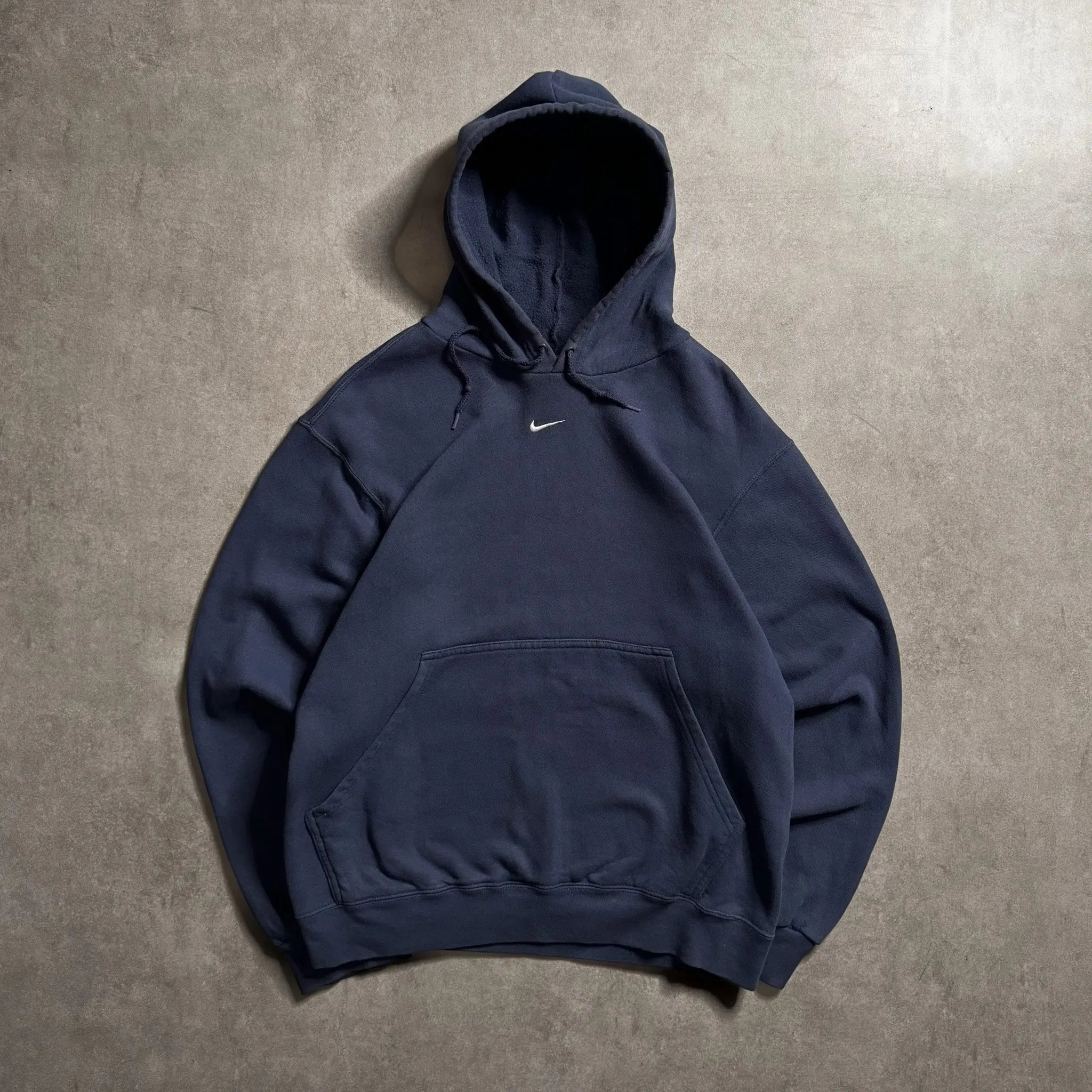 90s midnight blue center selling swoosh Nike hoodie