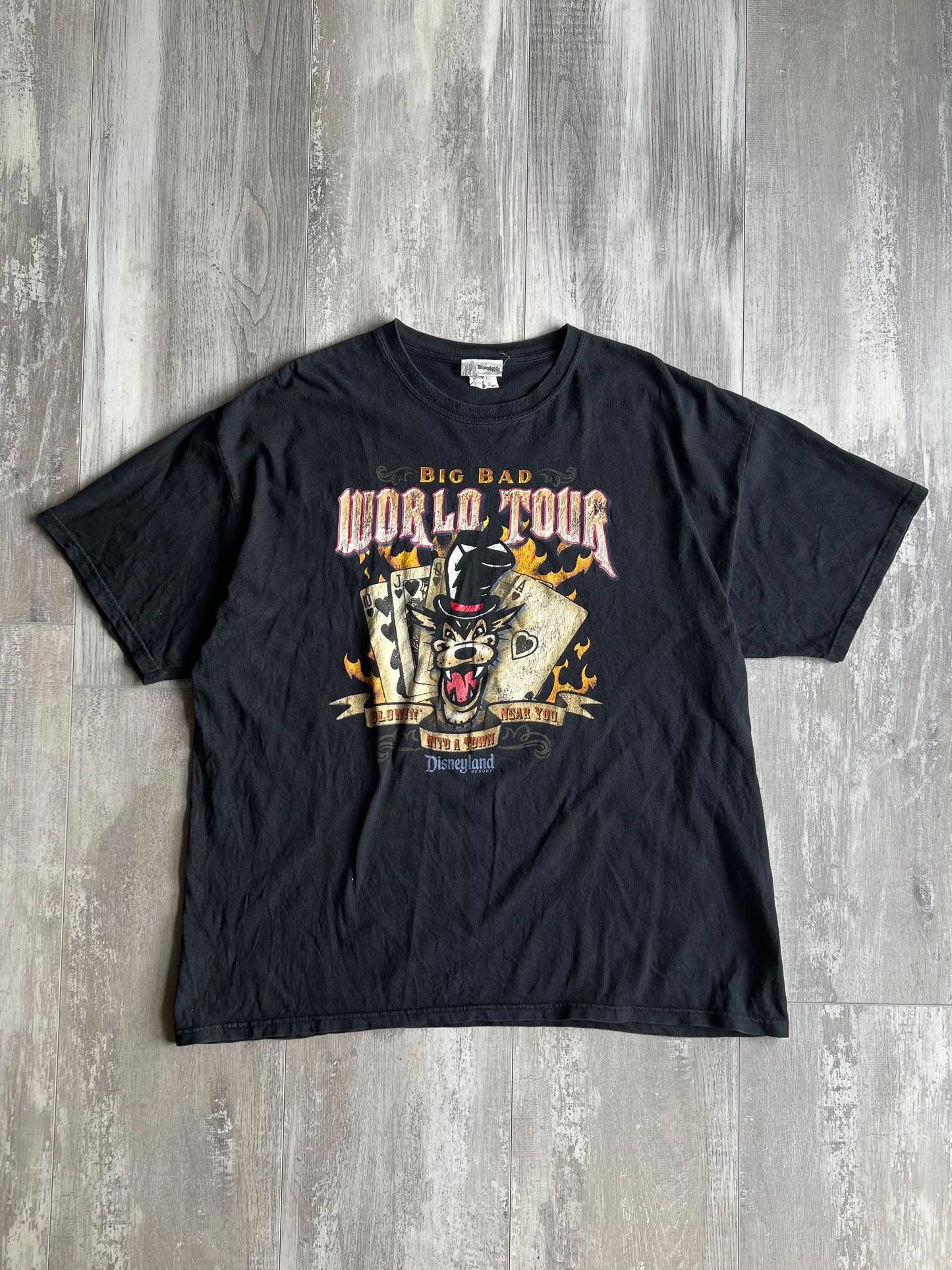 1990's Big Bad World Tour Disneyland Tee - 2XL sullivansvintage