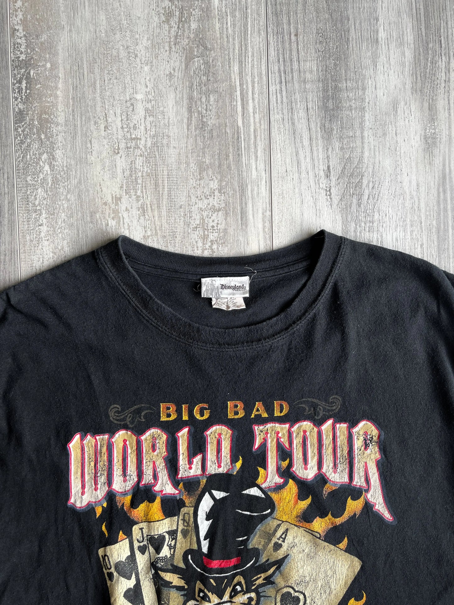 1990's Big Bad World Tour Disneyland Tee - 2XL sullivansvintage