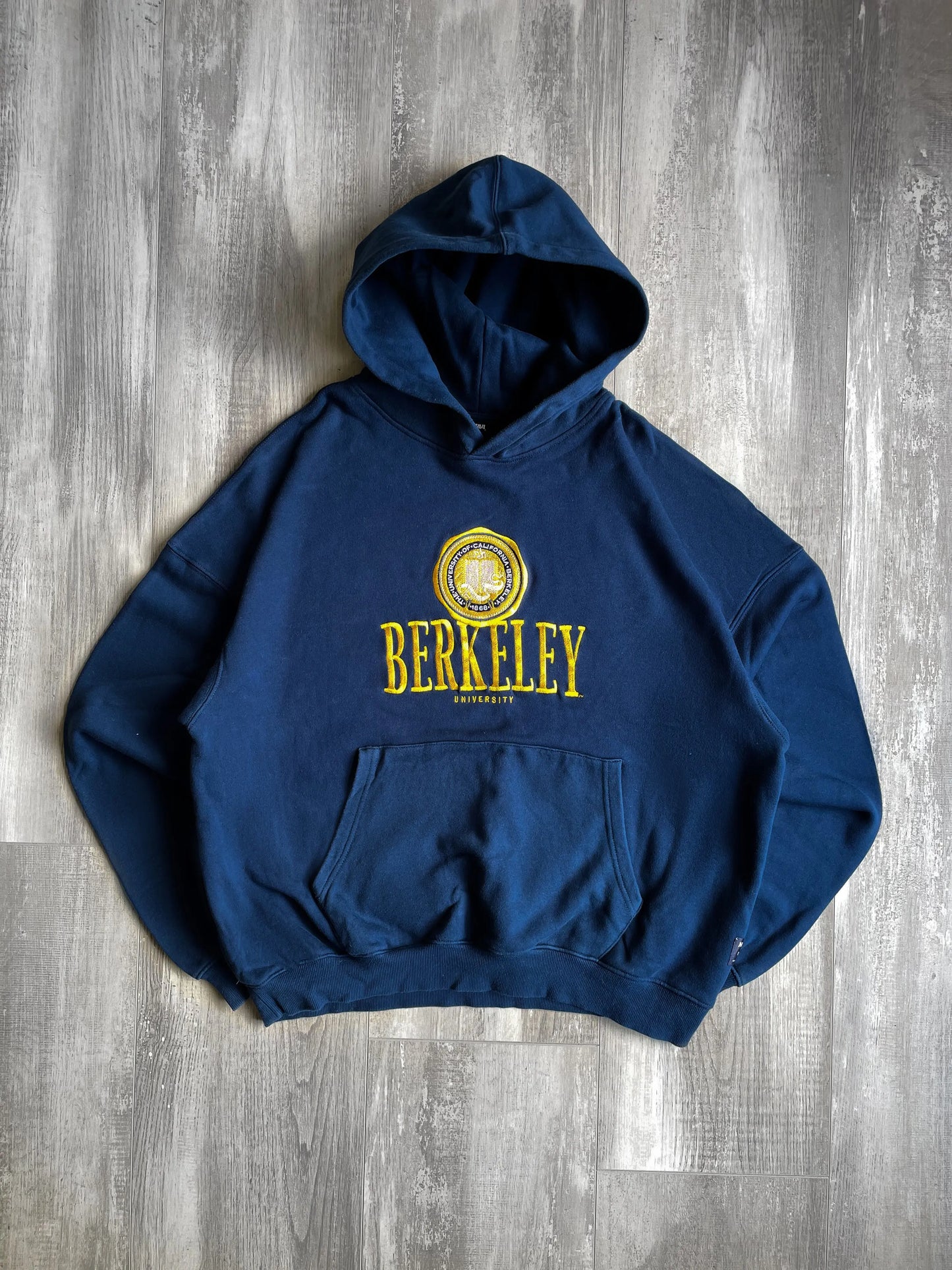 NCAA Uni Stack Berkeley Logo Navy Hoodie - M sullivansvintage