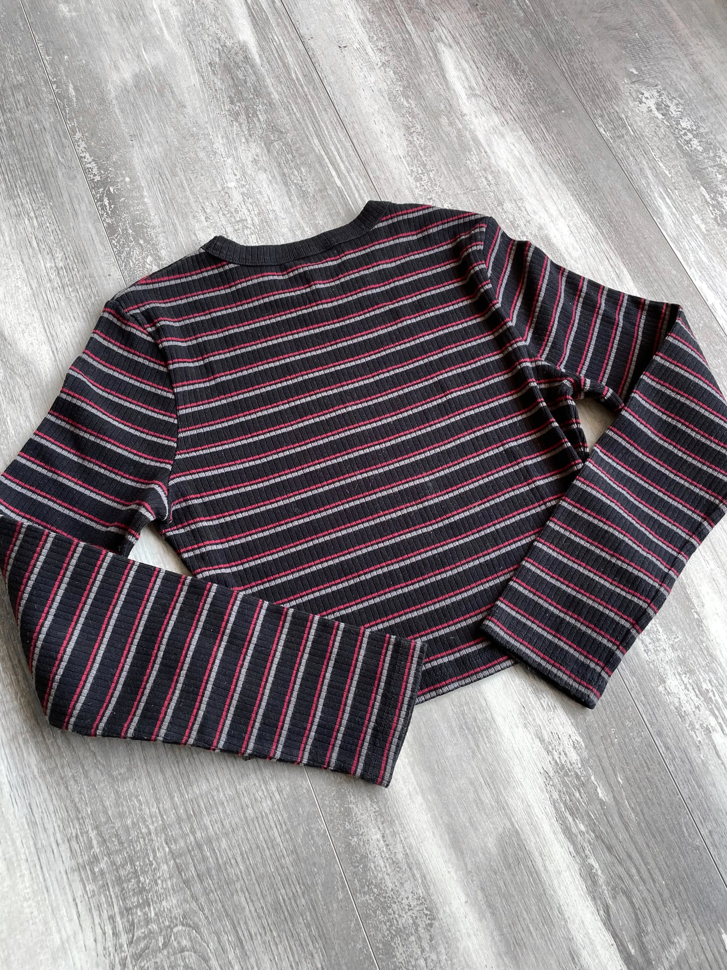 SBRN Striped Black/Red Long Sleeve Crop Top - 12 sullivansvintage