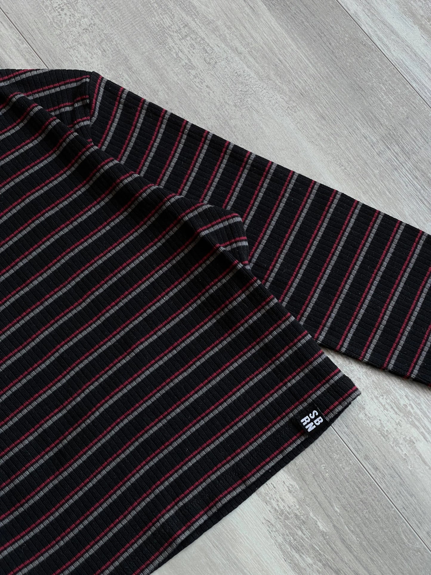 SBRN Striped Black/Red Long Sleeve Crop Top - 12 sullivansvintage