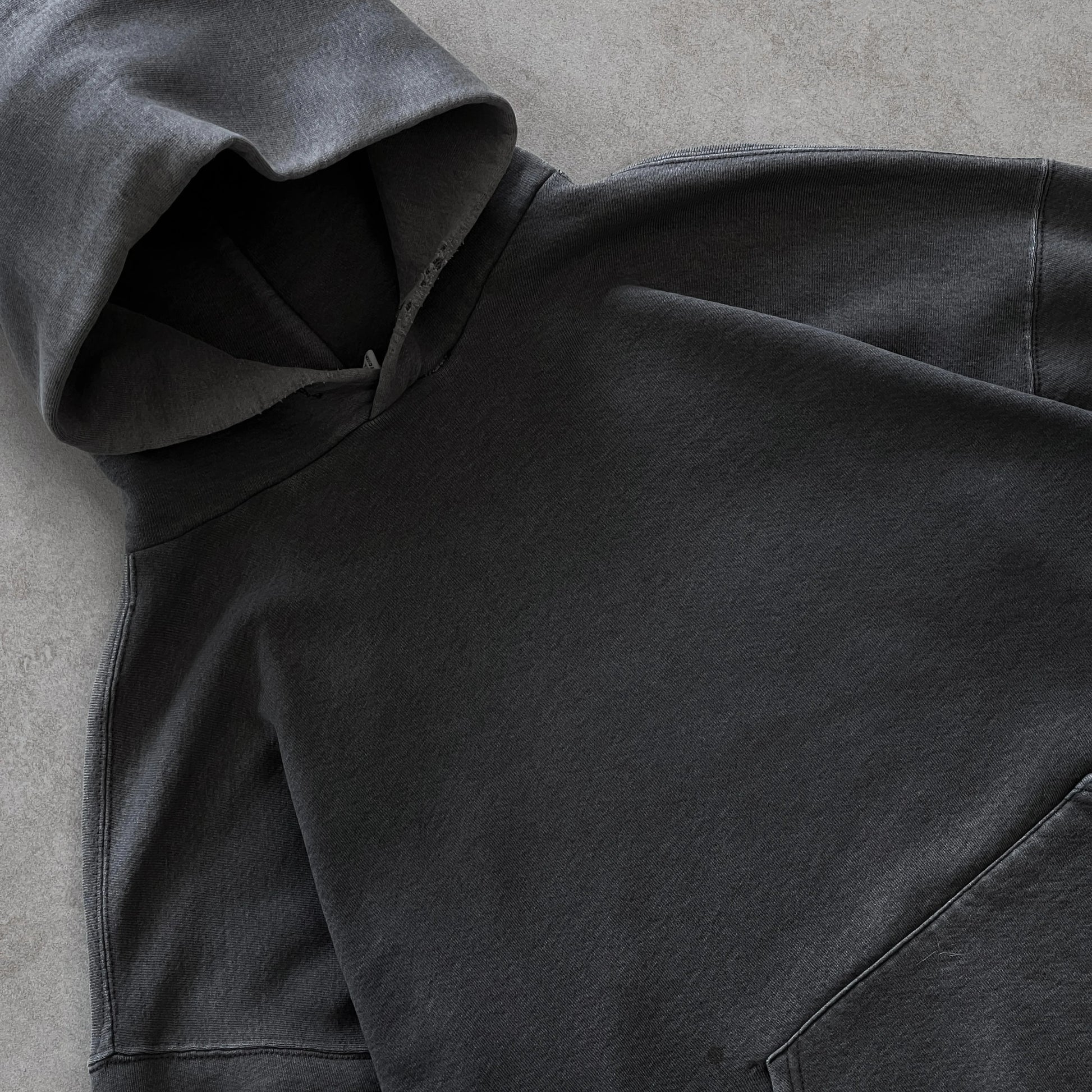 1990s-boxy-russell-athletic-faded-grey-hoodie-xxl-sullivansvintage
