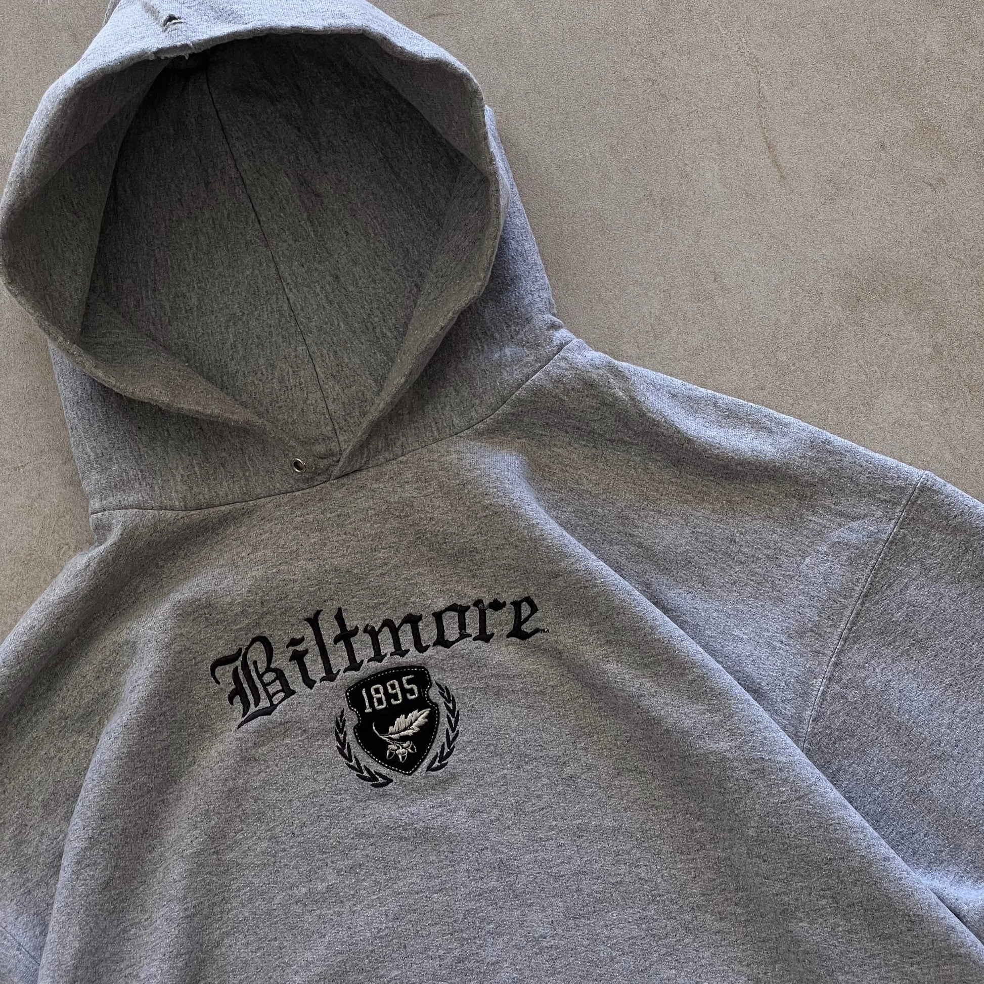 Champion-Grey-Biltmore-Hoodie-XL-sullivansvintage