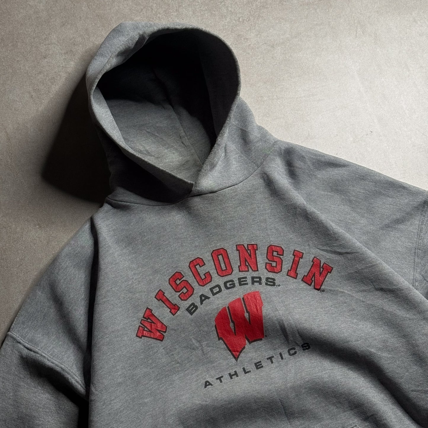 Russell Athletic Grey Wisconsin Badgers Hoodie - 2XL sullivansvintage