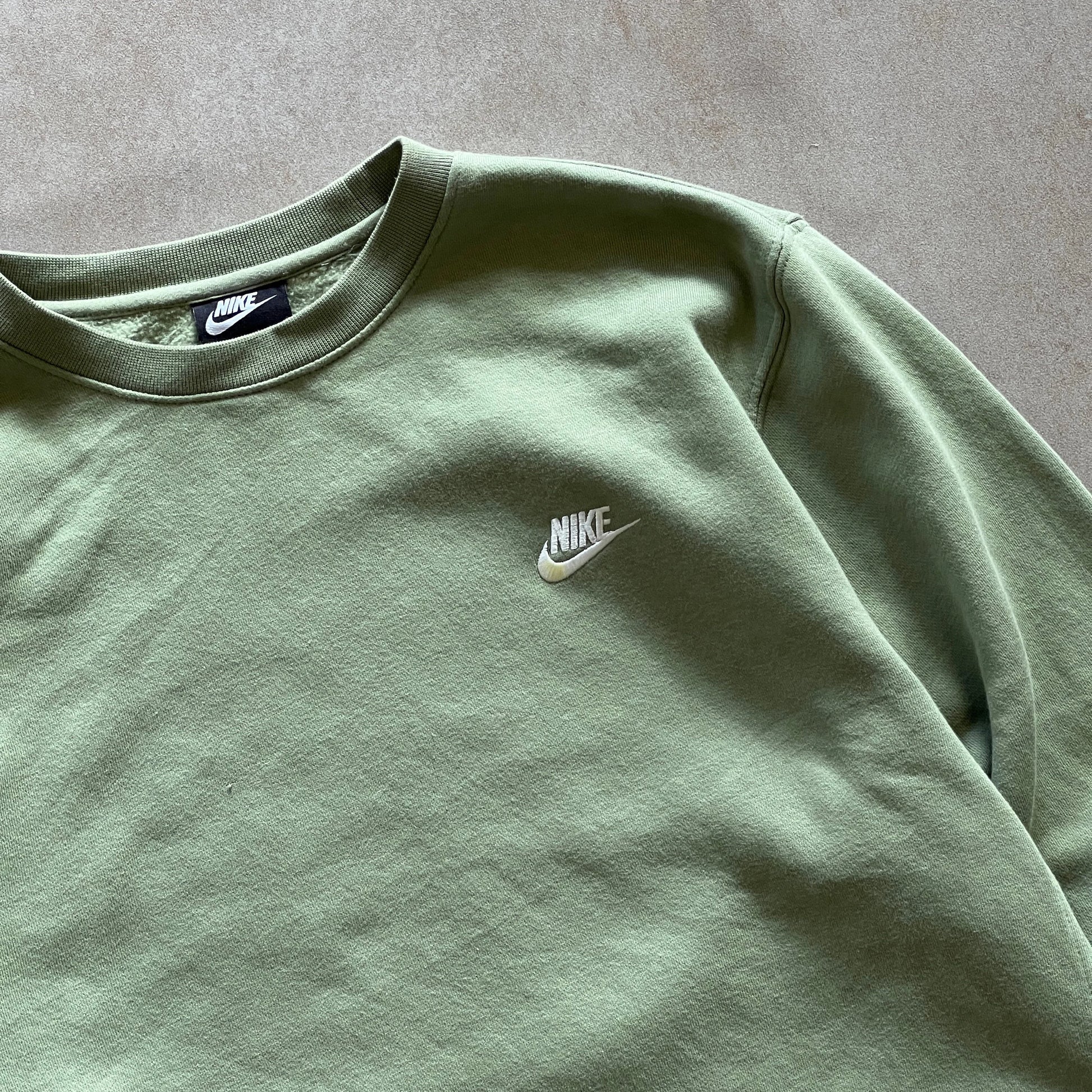 vintage-nike-logo-script-green-sweater-m-sullivansvintage