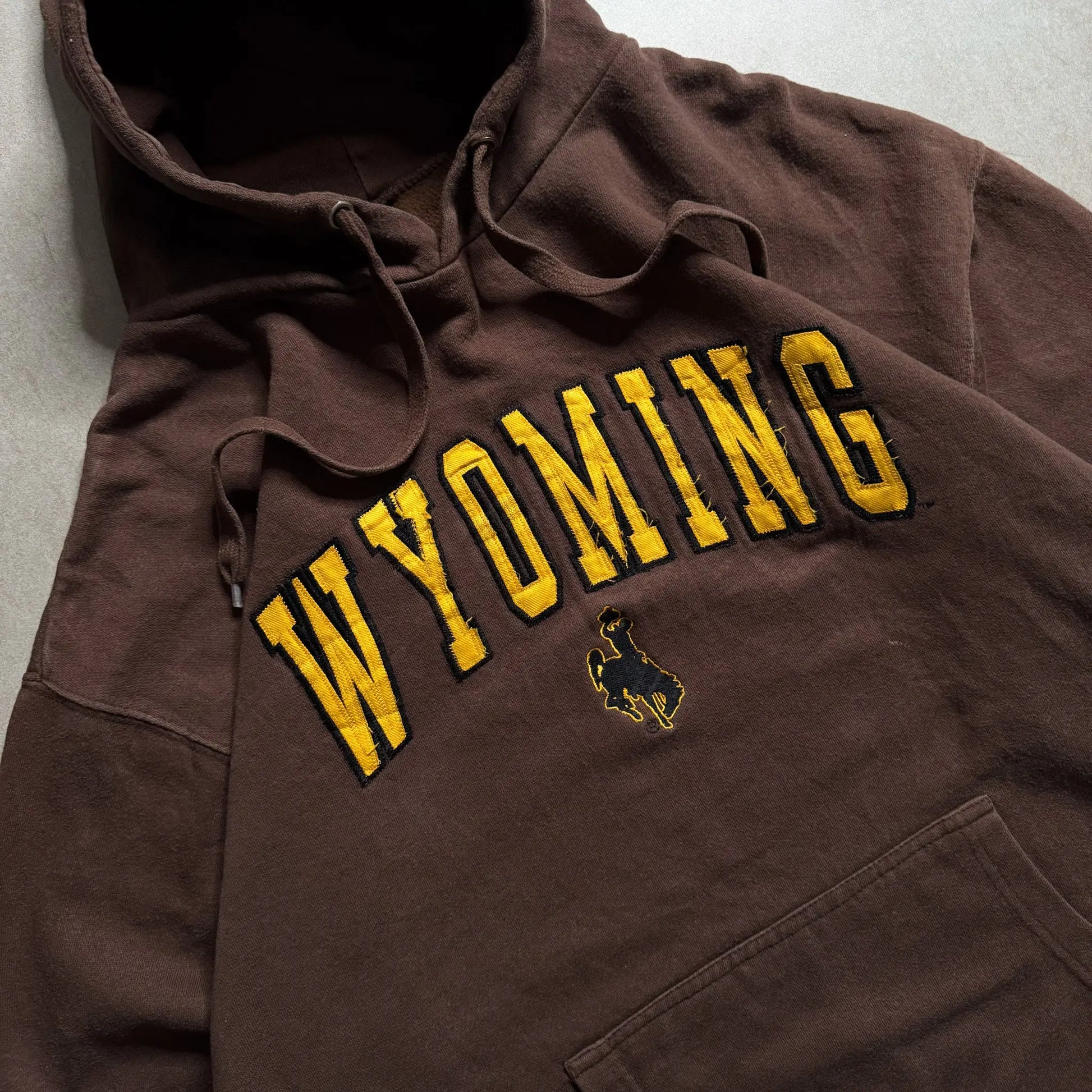 Vintage Wyoming Brown Hoodie - L sullivansvintage