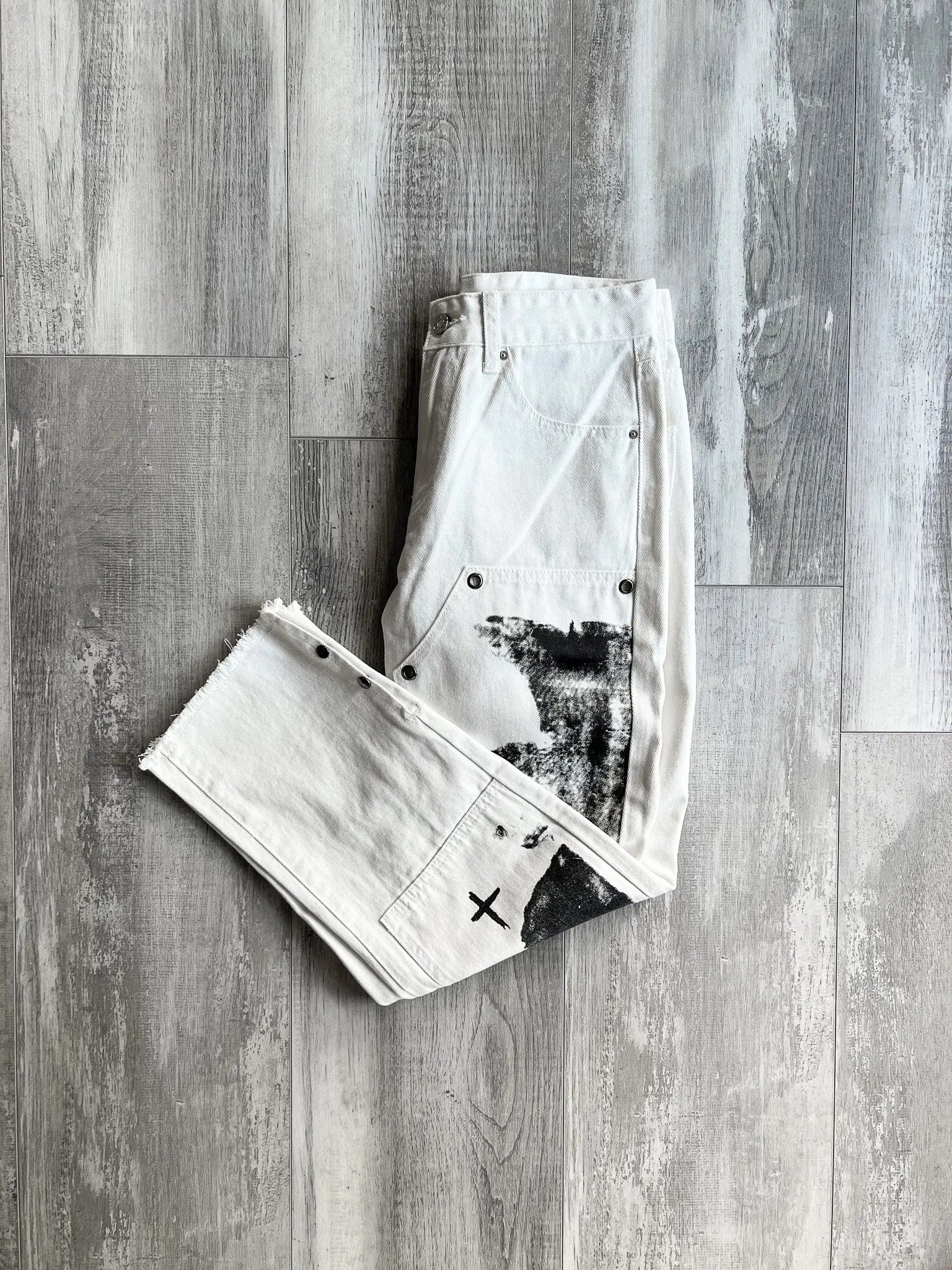 Aelfric Eden White Graphic Pants sullivansvintage