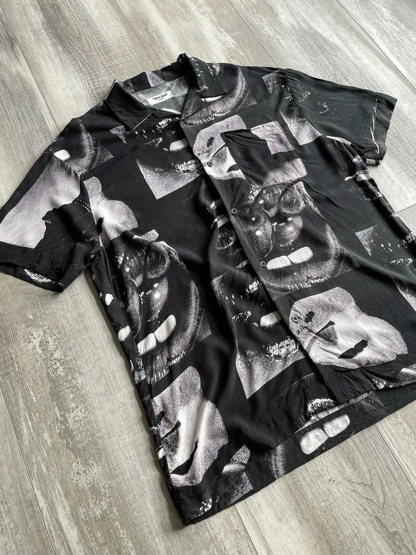 EN.ES Graphic Button up Shirt - M sullivansvintage