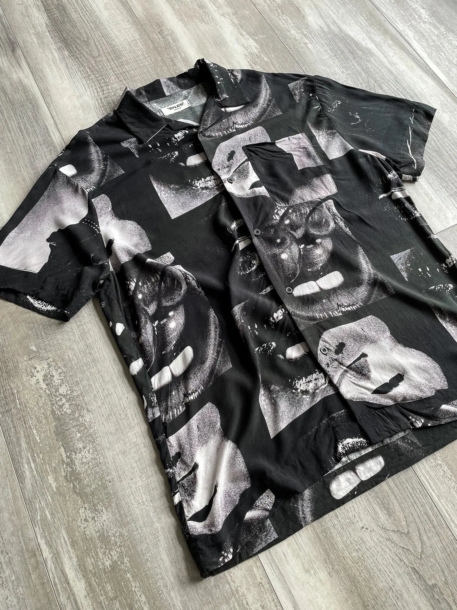 EN.ES Graphic Button up Shirt - M sullivansvintage