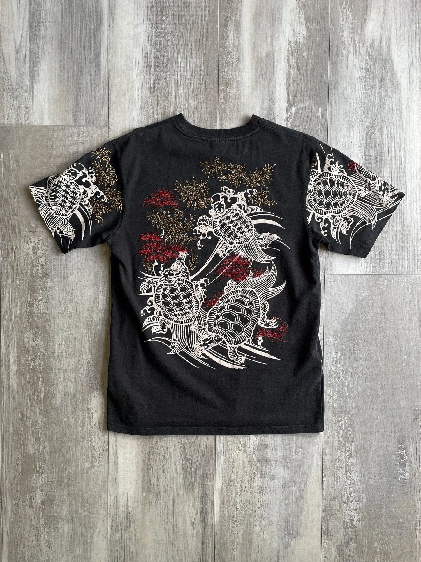 Lion Turtle Embroidery T-Shirt - M sullivansvintage