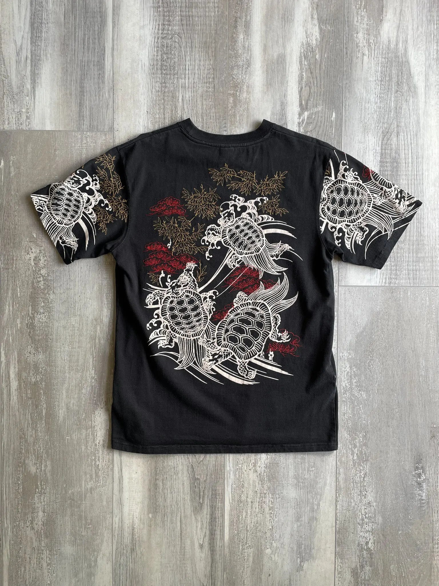 Lion Turtle Embroidery T-Shirt - M sullivansvintage