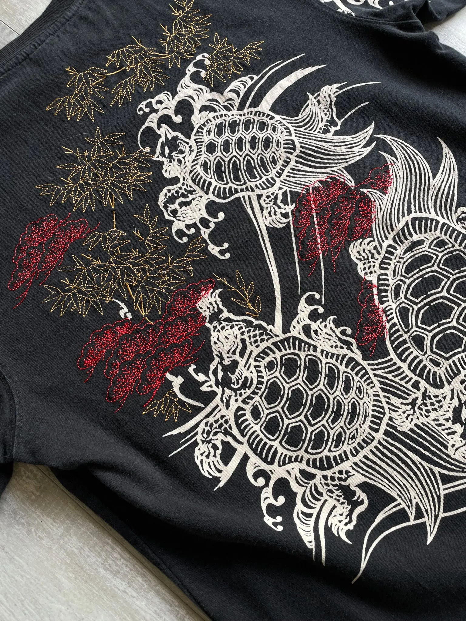 Lion Turtle Embroidery T-Shirt - M sullivansvintage