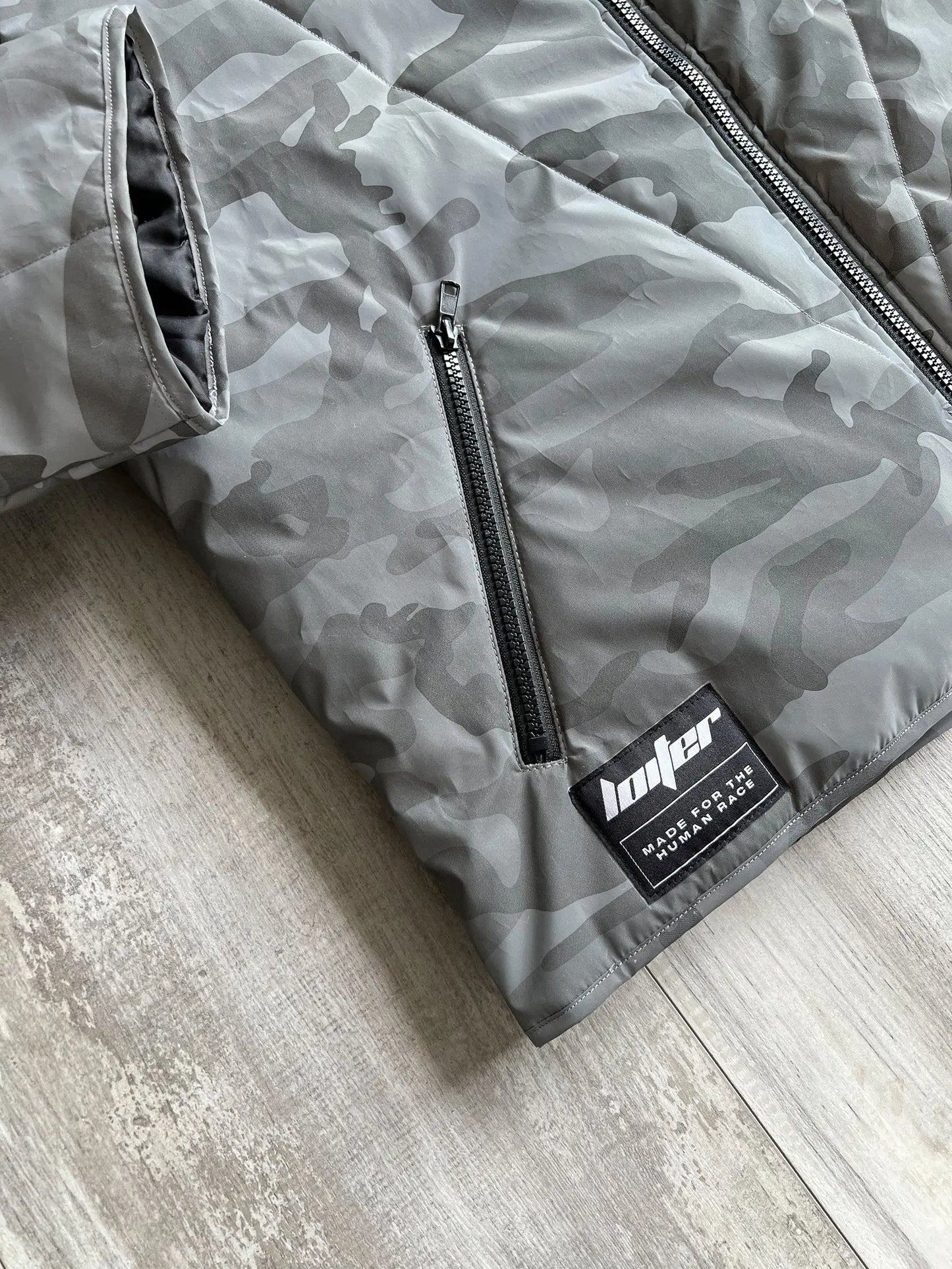 Loiter Camo Puffer Reflective Jacket - M sullivansvintage