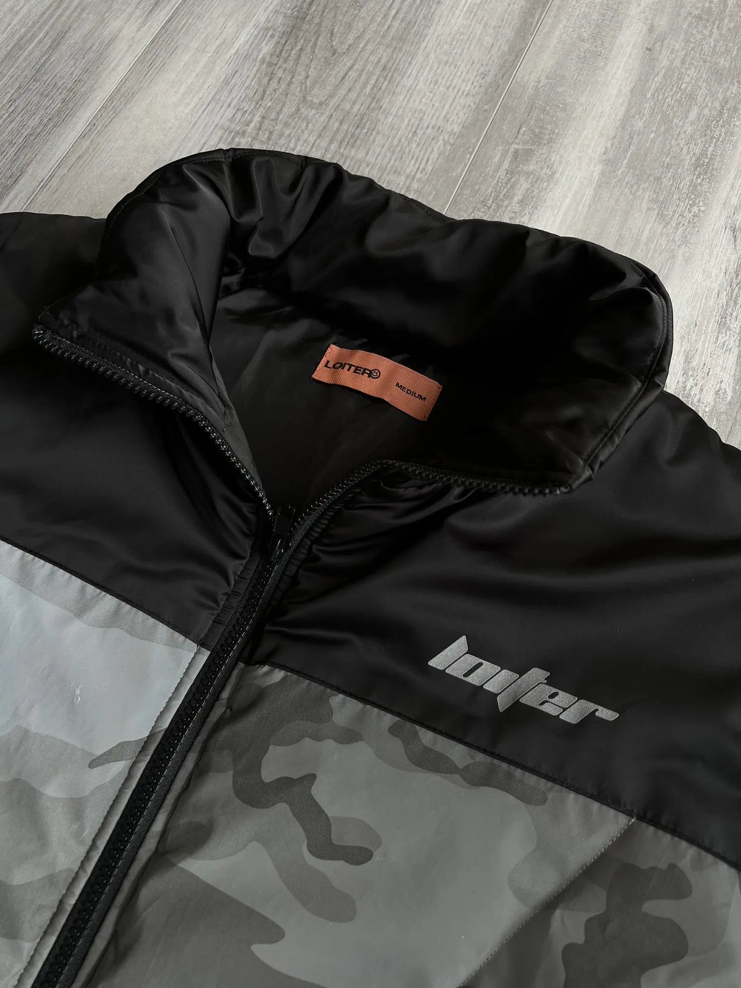 Loiter Camo Puffer Reflective Jacket - M sullivansvintage