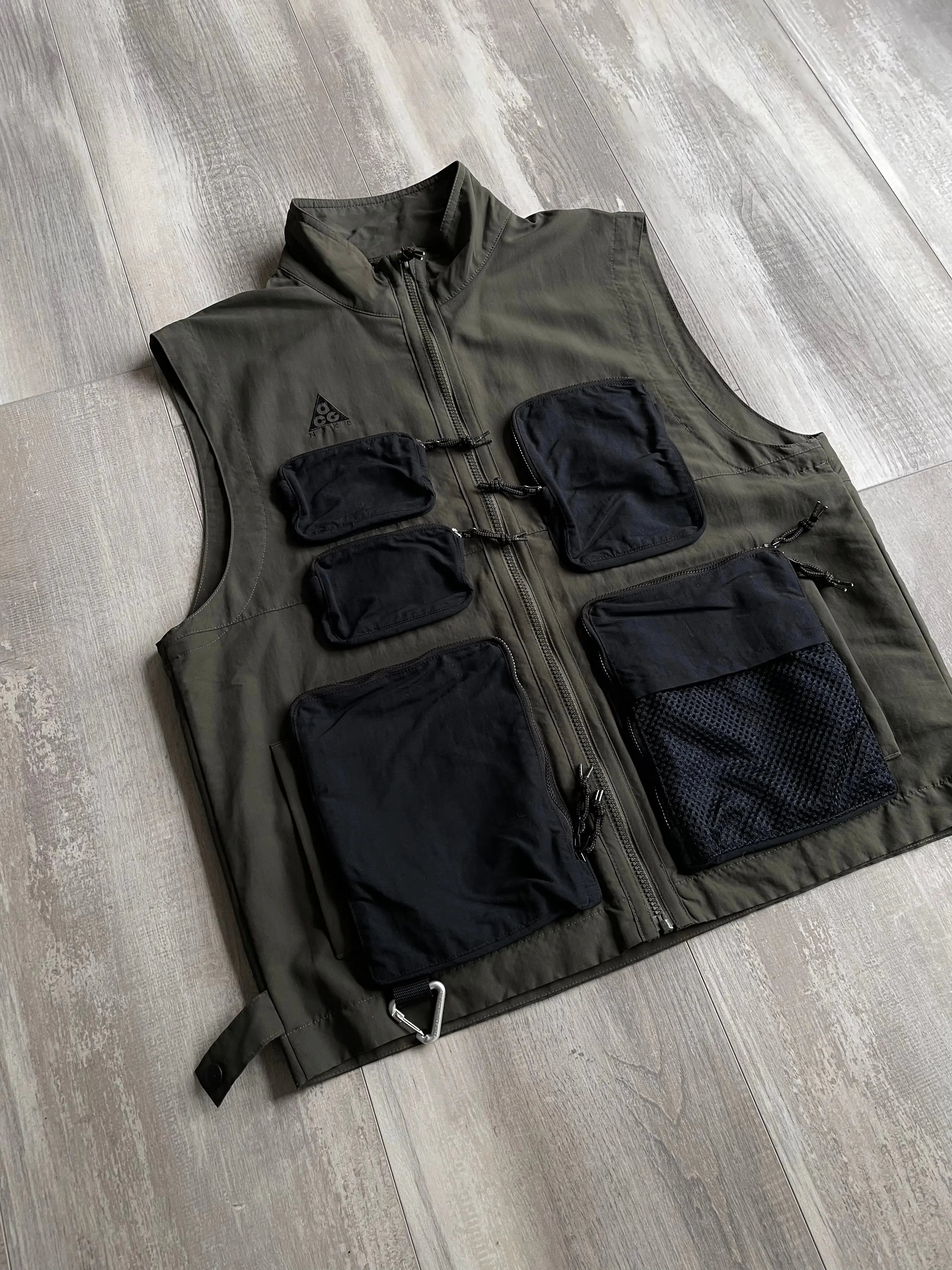 Nike cargo vest clearance