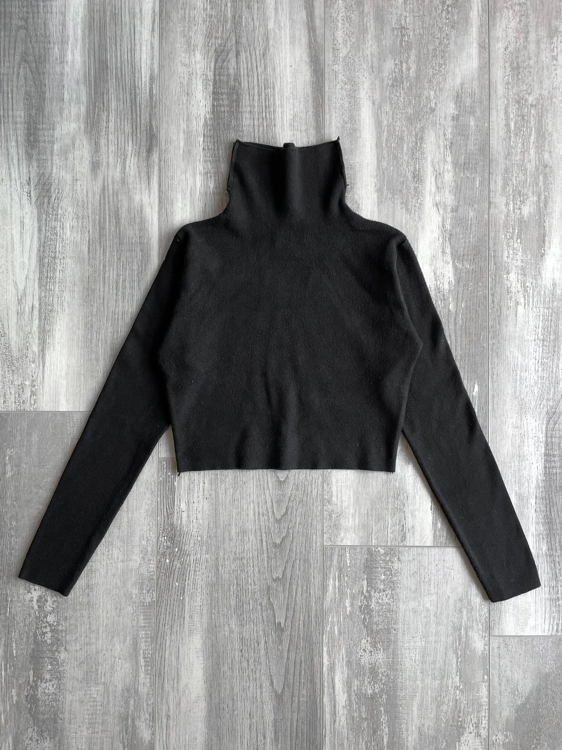 Style State Black Long Sleeve Crop Top - M sullivansvintage