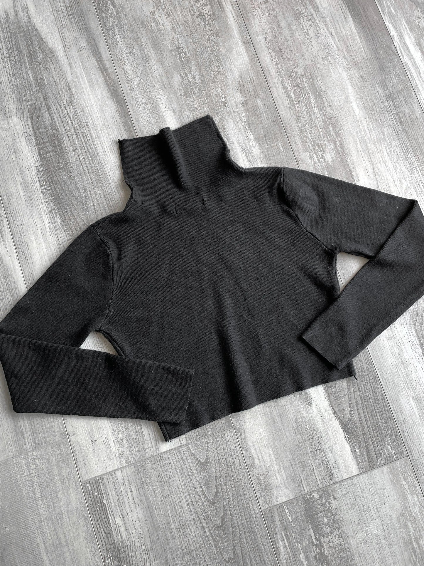 Style State Black Long Sleeve Crop Top - M sullivansvintage