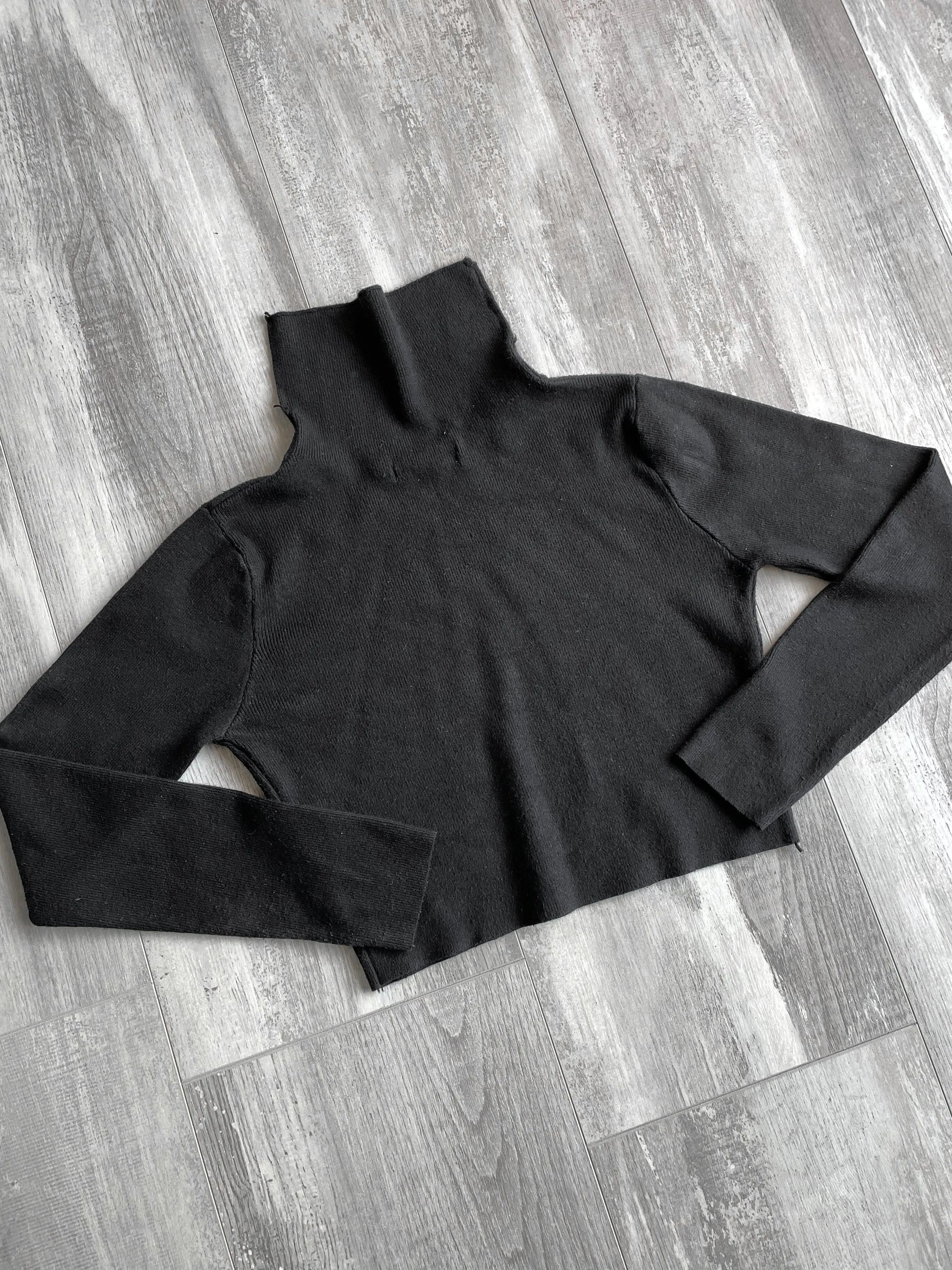 Style State Black Long Sleeve Crop Top - M sullivansvintage