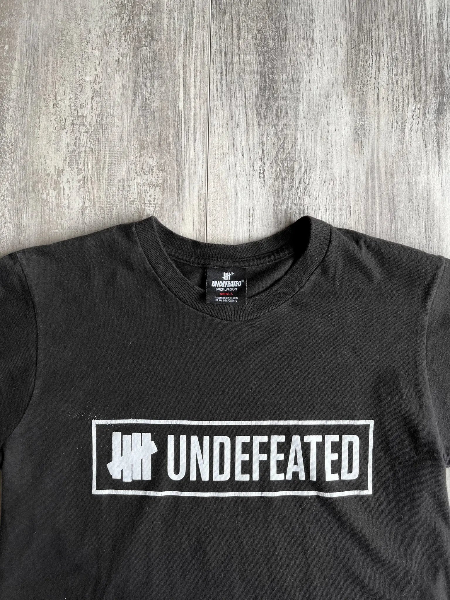 Undefeated Logo T-Shirt - S sullivansvintage