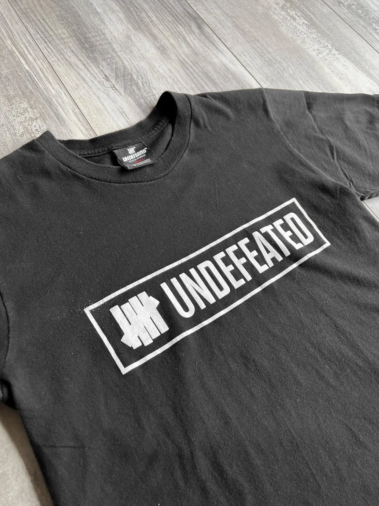 Undefeated Logo T-Shirt - S sullivansvintage