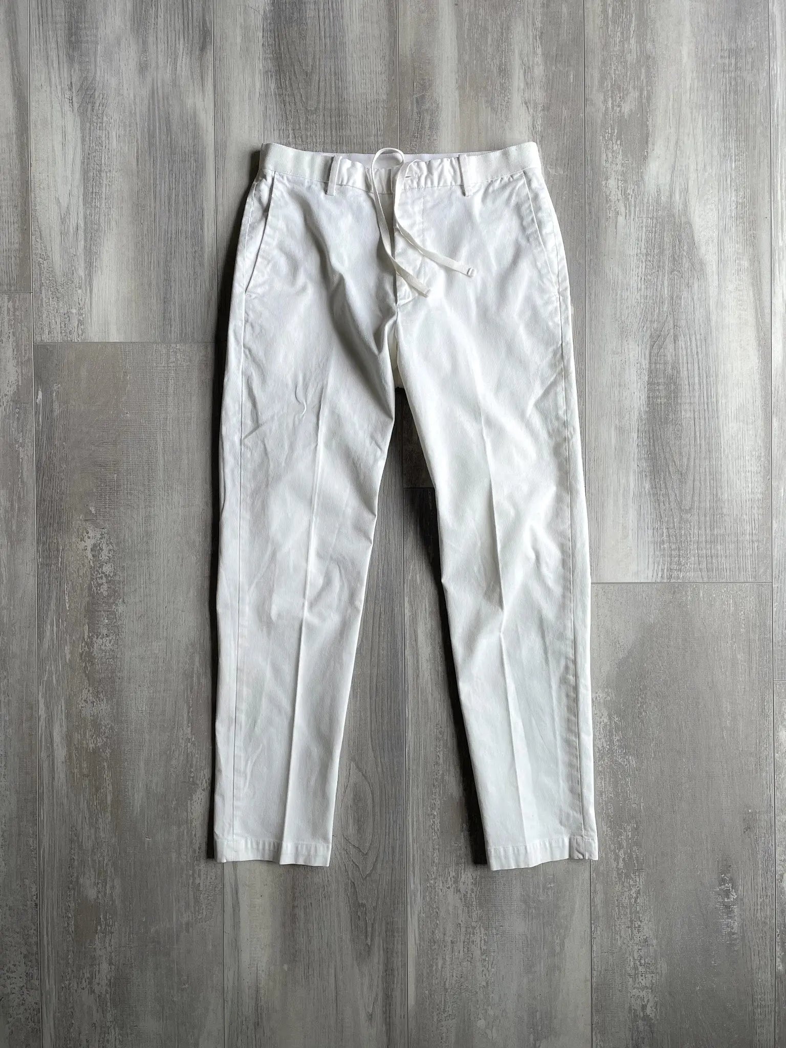 Uniqlo White Smart Ankle Pants sullivansvintage